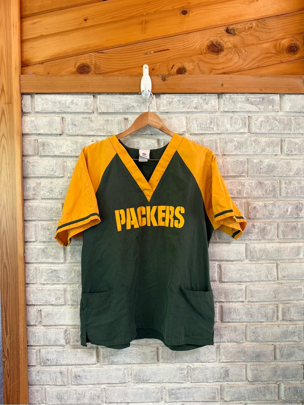 Rare Vintage NFL Green and Gold Packers scrub top size L